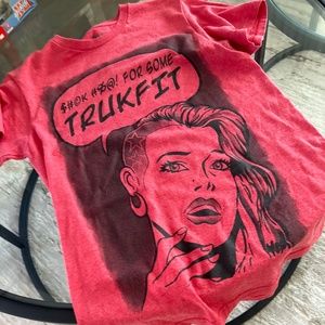 Trukfit clothing t-shirt pink